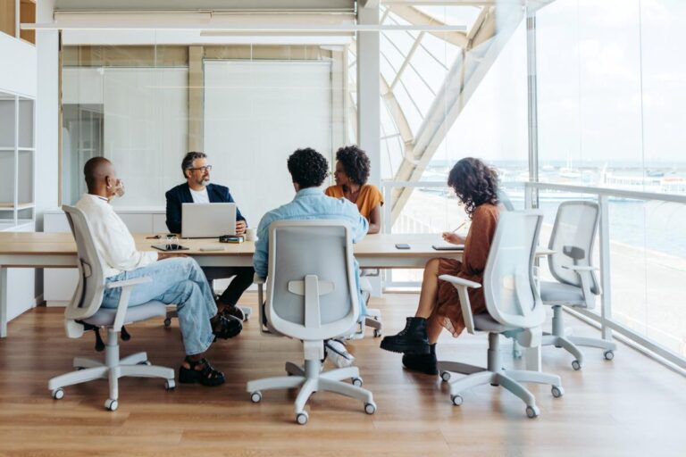 Leader Effectively Using EQ Skills
